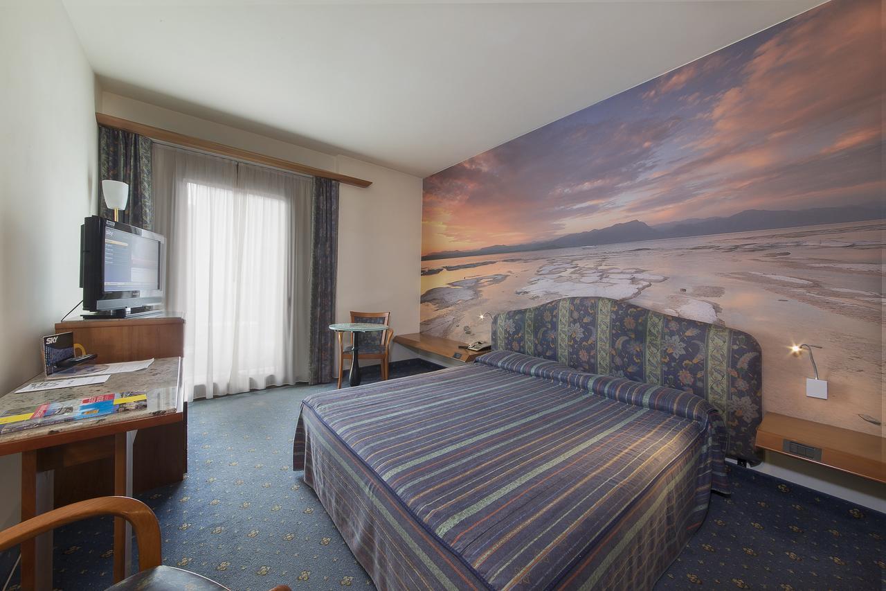 Hotel Catullo Sirmione Esterno foto